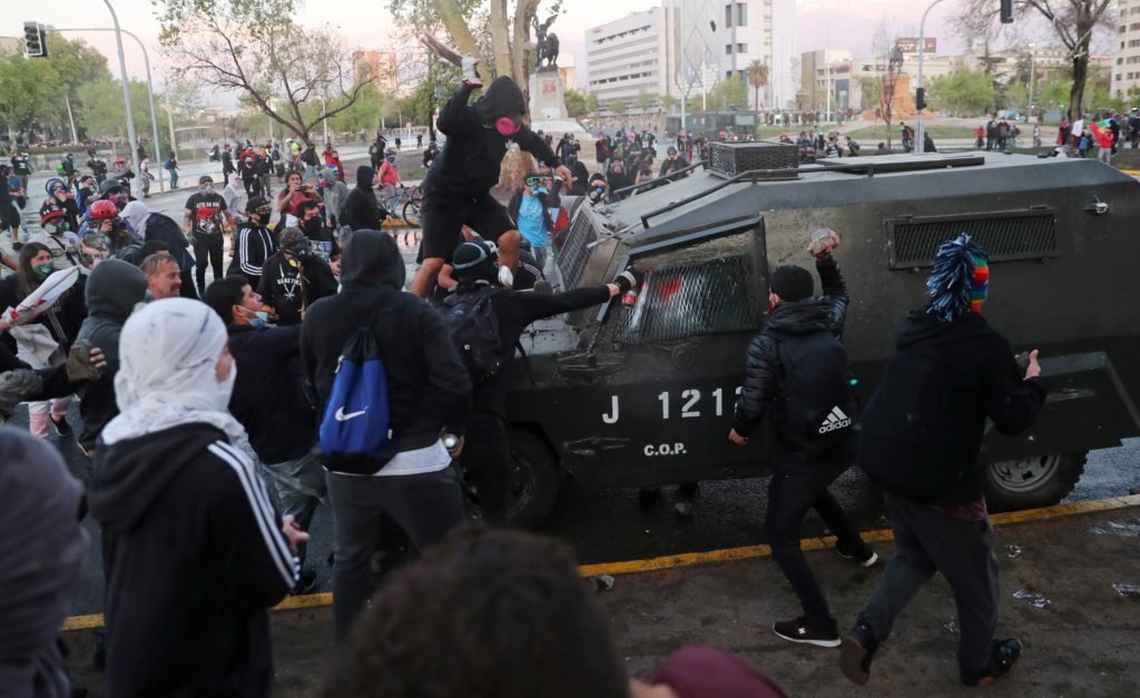 chile-carabinero-tiro-chico-16-anos-rio-mapocho
