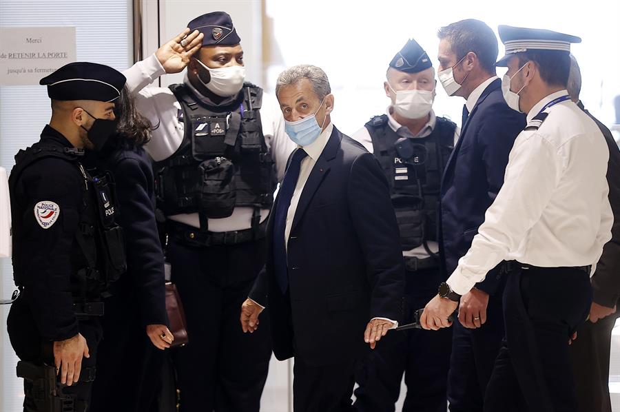 Nicolas Sarkozy es condenado a prisión